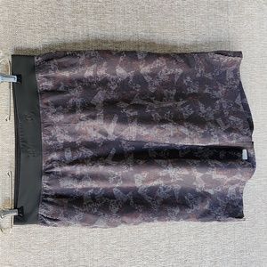 Lululemon T.H.E. Linerless Shorts Size M